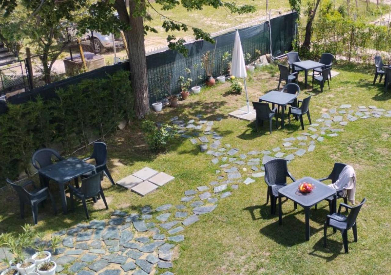 Simada Blue Guesthouse 골든샌드 외부 사진