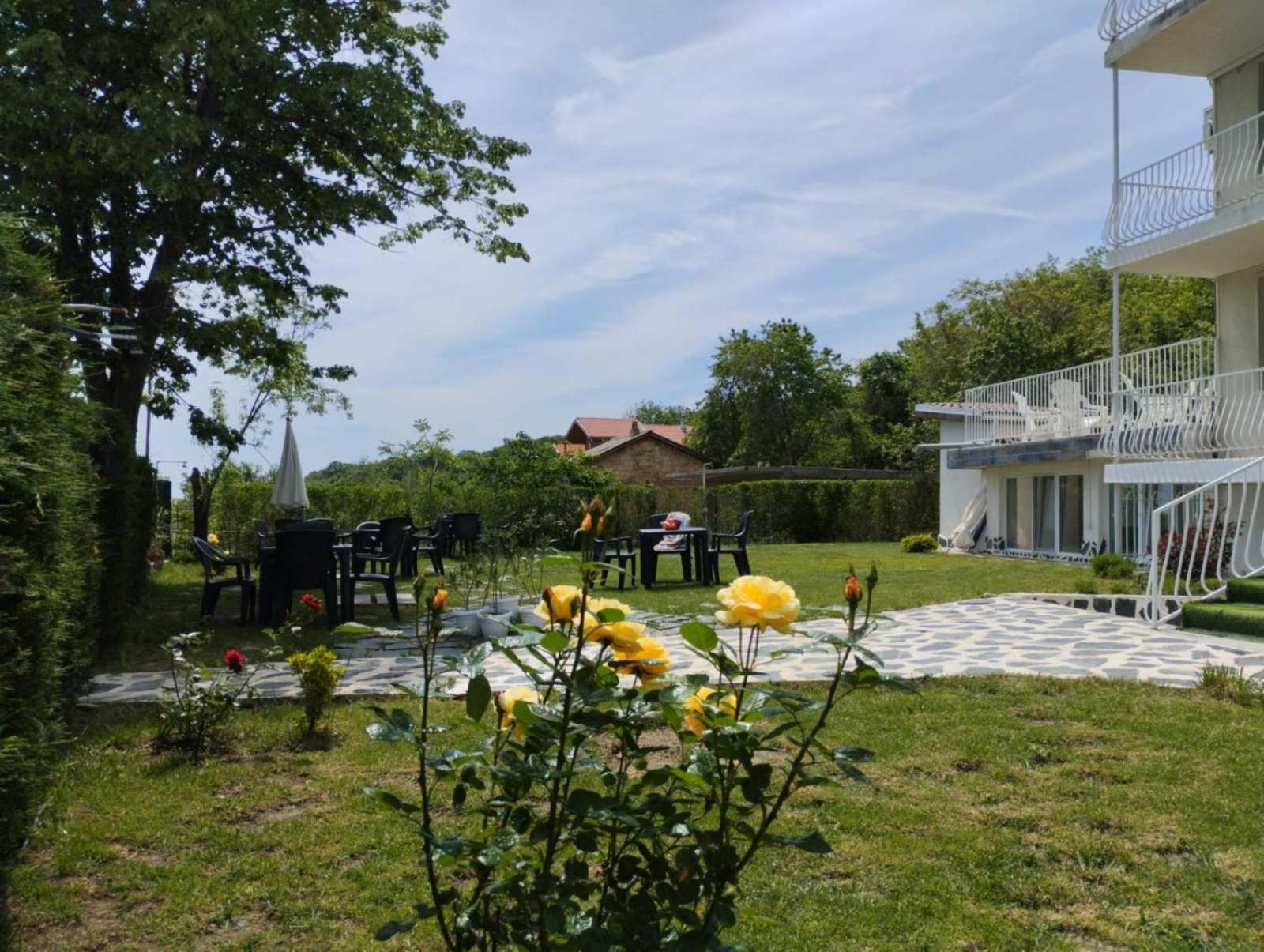 Simada Blue Guesthouse 골든샌드 외부 사진